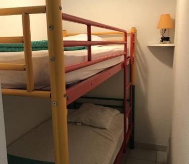 Le Grau-Du-Roi Apartment | AS8314 - P2 Cabine dans une résidence avec piscine, parking privé et belle vue chenal