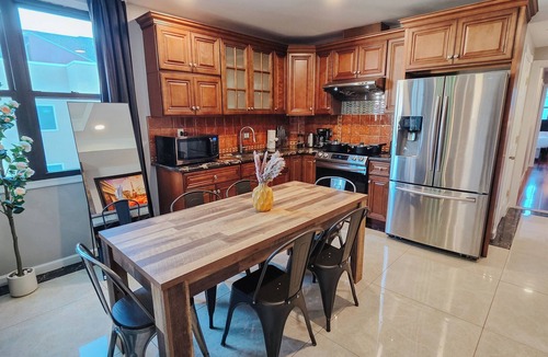 Center City East Apartment | Ascent/King Bed/Ensuite/Elevator/Center