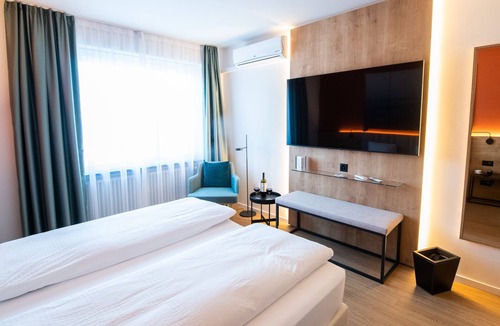 Ascona Hotel | Ascona Lodge, Pool & Garden Retreat
