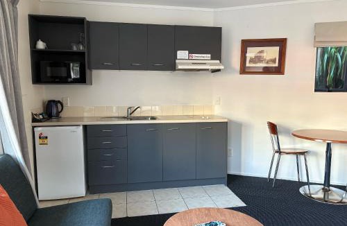 Newtown Cabin | Ascot Motor Lodge