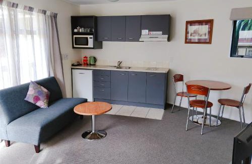 Newtown Cabin | Ascot Motor Lodge