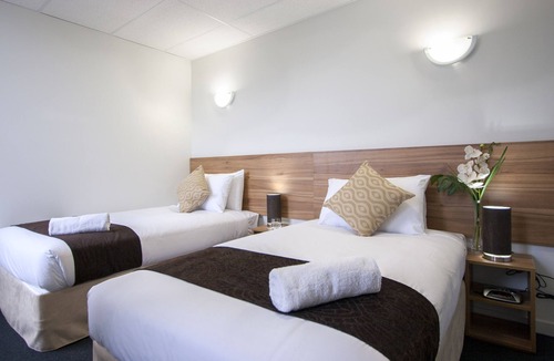 Newton Hotel | Ascotia off Queen