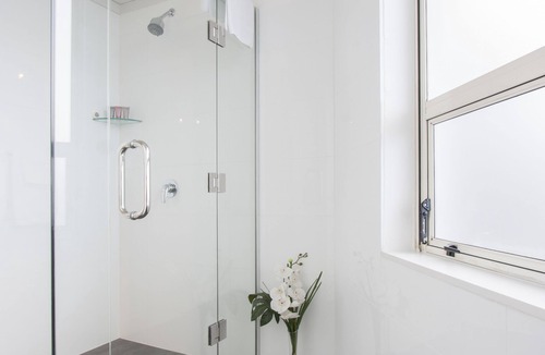 Newton Hotel | Ascotia off Queen