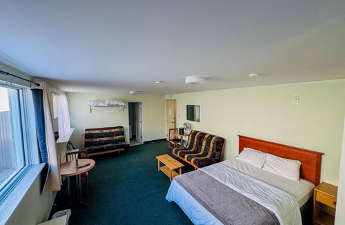Division No. 16 Hotel | Asessippi Inn