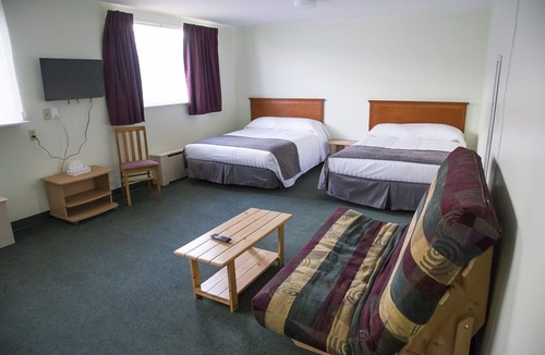 Division No. 16 Hotel | Asessippi Inn