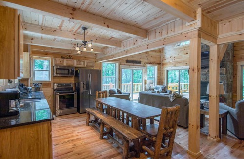 South Bloomingville Cabin | Ash Cave lodge by Inn & Spa at Cedar Falls