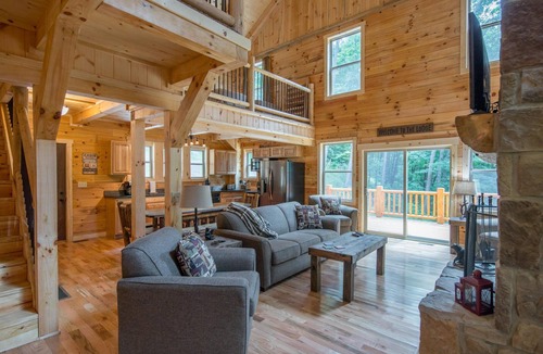 South Bloomingville Cabin | Ash Cave lodge by Inn & Spa at Cedar Falls