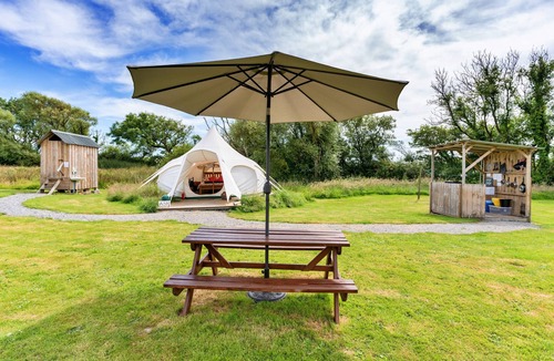 Ilfracombe Ski Chalet | Ash Lotus Belle Tent