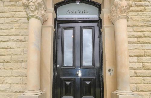 Holmbridge House | Ash Villa