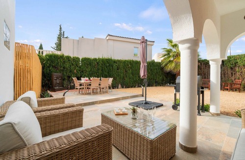 Bell Horizo Apartment | ASHANTI ZEN GARDEN DELUXE (ALTEA REGION)