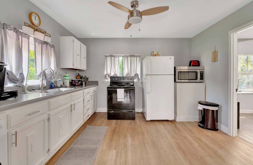 Collegedale Apartment | Asher’s Cozy Corner S