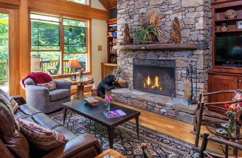 Arden House | Asheville - Blue Ridge Parkway Home, with hottub & grill.