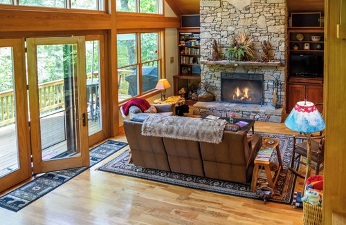 Arden House | Asheville - Blue Ridge Parkway Home, with hottub & grill.