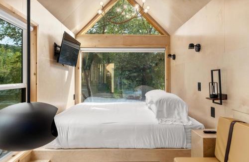 Arden Hotel | Asheville River Cabins