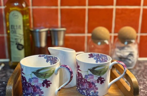 Ashford House | Ashford Work Stay Parking & M20 Nearby