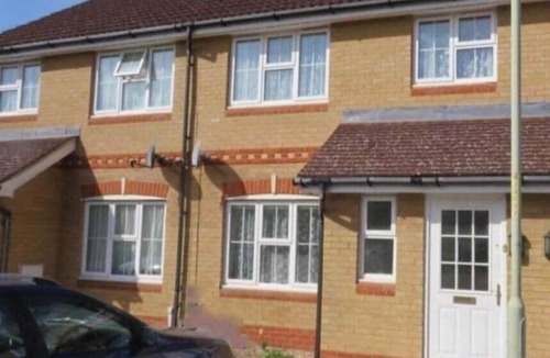 Ashford House | Ashford Work Stay Parking & M20 Nearby