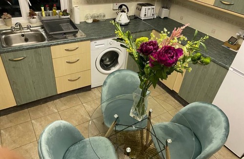 Kingsnorth Apartment | Ashforfd Hide Out