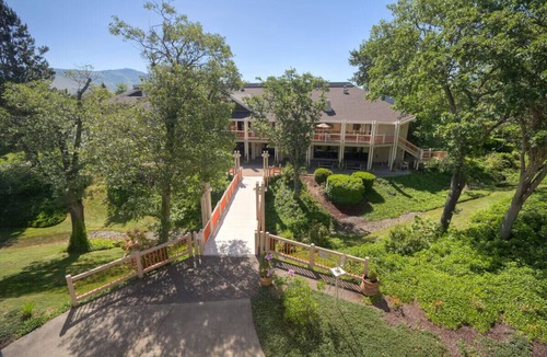 Ashland Hotel | Ashland 1 BR King Suite w/Gym & pool
