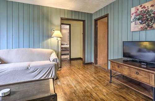 Ashland Apartment | Ashland Apartment: Walkable & Pet Friendly!