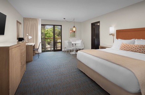 Ashland Hotel | Ashland Hills Hotel & Suites
