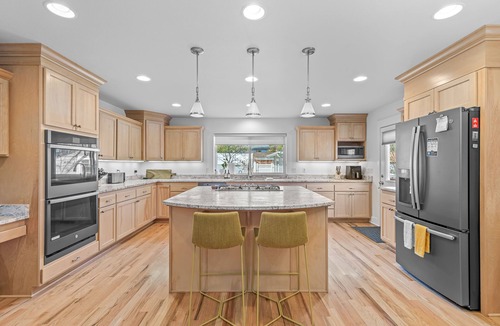 Ashland House | Ashland Luxury: 4 King suites, pool & hot tub