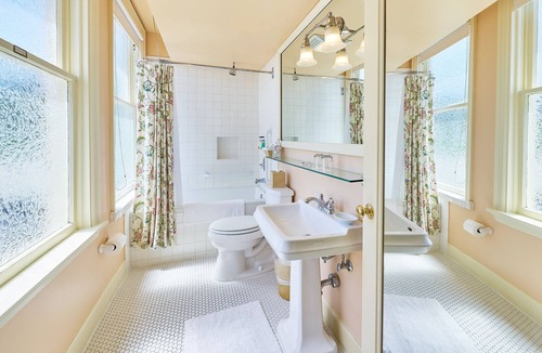 Historic Downtown District Hotel | Ashland Springs Hotel