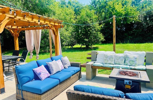 Round Rock Apartment | Ashley’s Boutique Inn - Austin Alternative Open!