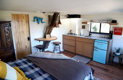 Nogal Cabin | Ashley's TreeHouse Near Lincoln National Forest, Nogal, NM