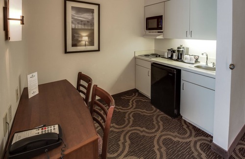 Lubbock Hotel | Ashmore Inn and Suites