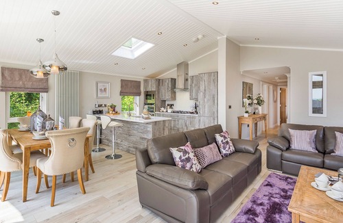 Cheddar Ski Chalet | Ashton Elegance Premier