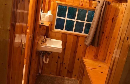 Ashton House | Ashton Historic Log Cabins 5