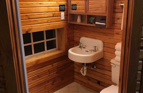 Ashton House | Ashton Historic Log Cabins 6