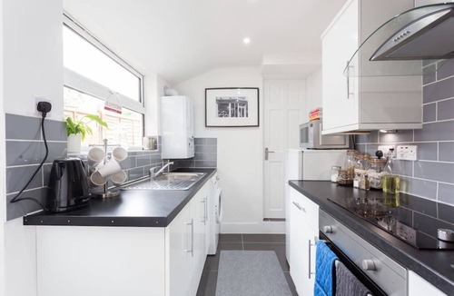 Luton House | Ashton House Luton Accommodation