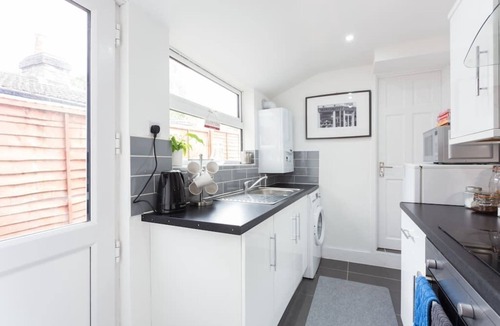 Luton House | Ashton House Luton Accommodation