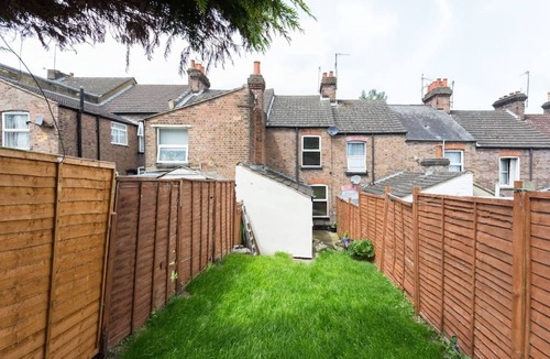 Luton House | Ashton House Luton Accommodation