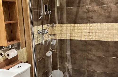 Paisley Hotel | Ashtree House Hotel