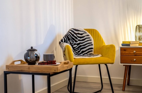 Staines Apartment | Ashview 2 - Heathrow - Thorpe Park - Free Parking