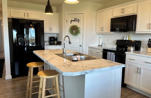 Springfield House | Ashwood Gables: A Taste of Home. Full Fence,