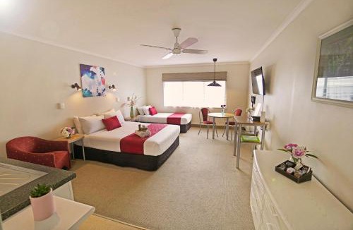 Hamilton Lake Hotel | Ashwood Manor Motor Lodge