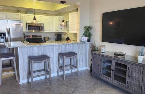 Fort Walton Beach Condo | ASK ABOUT 10% OFF MEMORIAL DAY SPECIAL! DESTIN WEST GULF 403-FREE BEACH SERVICE!
