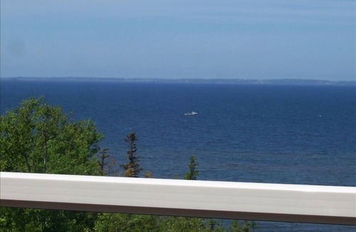 Belfast Cottage | Ask us for possible openings in September!