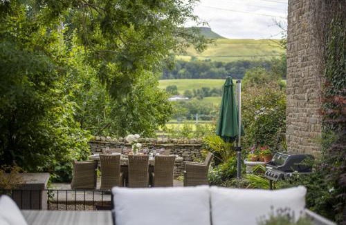 Askrigg House | Askrigg Chapel