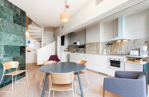 L'Antiga Esquerra de l'Eixample Apartment | Aspasios City Oasis Apartments