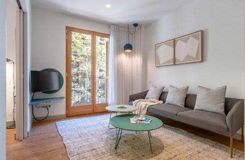 L'Antiga Esquerra de l'Eixample Apartment | Aspasios City Oasis Apartments