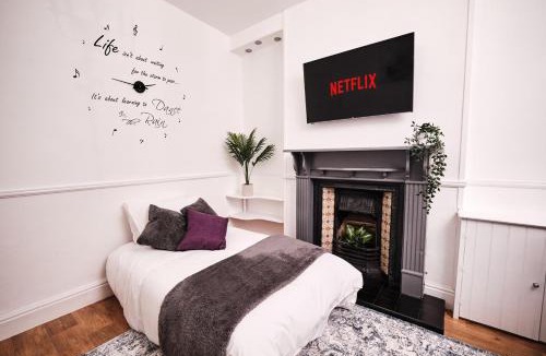 Sutton Coldfield House | Aspen, 3 Bedrooms with Parking