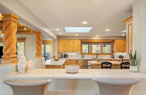 Northeast Santa Fe House | Aspen Crest Retreat | Ski, Trails, Pool Table, Ping Pong