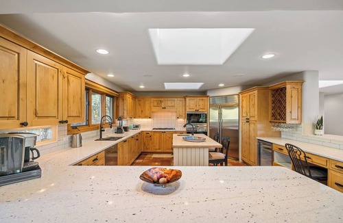 Northeast Santa Fe House | Aspen Crest Retreat | Ski, Trails, Pool Table, Ping Pong