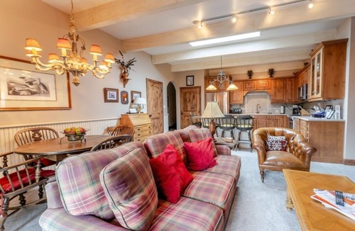 Aspen Condo | Aspen Downtown 2BR Ski Condo w/Fireplace - CD 17