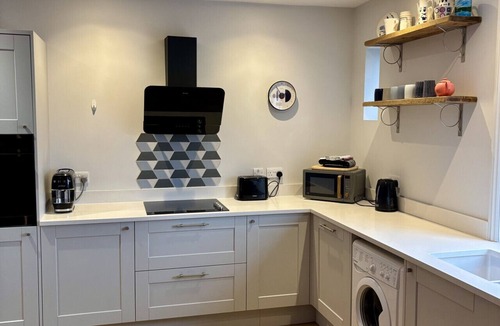 Huntingdon House | Aspen - free parking -Grade Ii listed- second