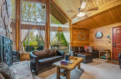 Harbor Village House | Aspen Hideaway Cabin